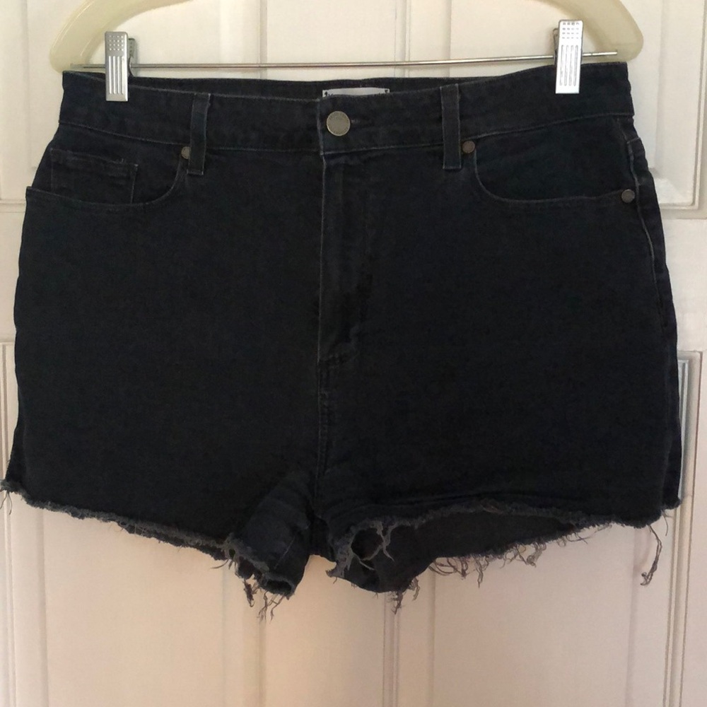 Paige Margot High Rise Short Size 32